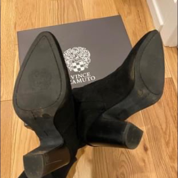 VINCE CAMUTO BOOTIES - Picture 2 of 4